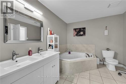 119 Donald Bell Drive, Hamilton (Binbrook), ON - Indoor Photo Showing Bathroom