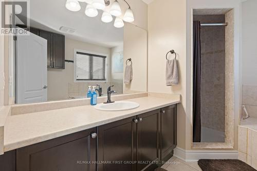 84 Bathgate Crescent, Clarington (Courtice), ON - Indoor Photo Showing Bathroom