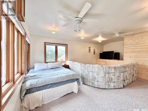 307 Ruby Drive, Hitchcock Bay, SK - Indoor Photo Showing Bedroom