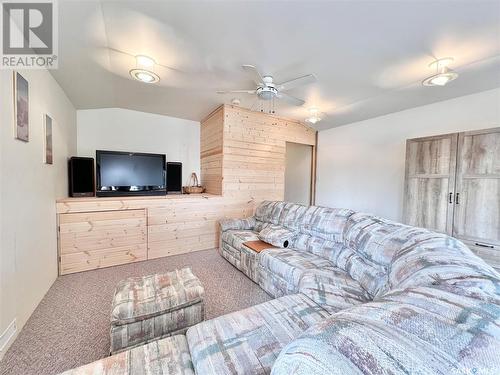 307 Ruby Drive, Hitchcock Bay, SK - Indoor Photo Showing Living Room