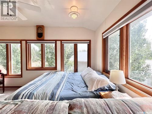 307 Ruby Drive, Hitchcock Bay, SK - Indoor Photo Showing Bedroom