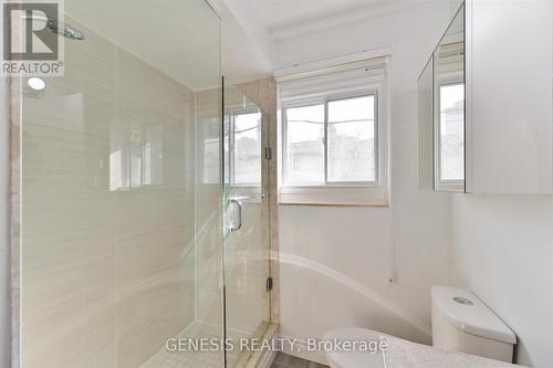 33 Holcolm Road, Toronto (Willowdale West), ON - Indoor Photo Showing Bathroom