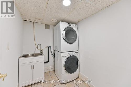 33 Holcolm Road, Toronto (Willowdale West), ON - Indoor Photo Showing Laundry Room