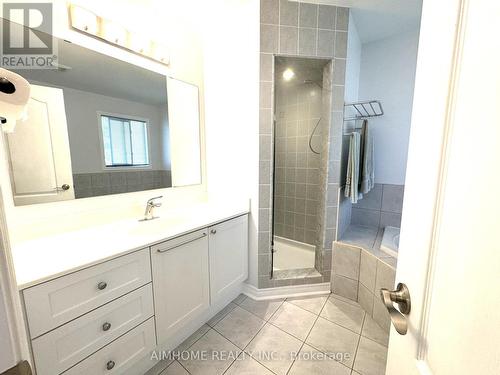 92 Barnwood Drive, Richmond Hill, ON - Indoor Photo Showing Bathroom