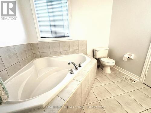 92 Barnwood Drive, Richmond Hill, ON - Indoor Photo Showing Bathroom