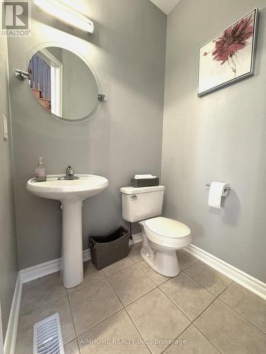 92 Barnwood Drive, Richmond Hill, ON - Indoor Photo Showing Bathroom