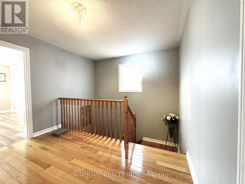 92 Barnwood Drive, Richmond Hill, ON - Indoor Photo Showing Other Room