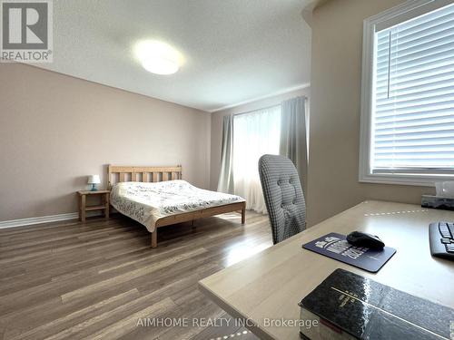 92 Barnwood Drive, Richmond Hill, ON - Indoor Photo Showing Bedroom