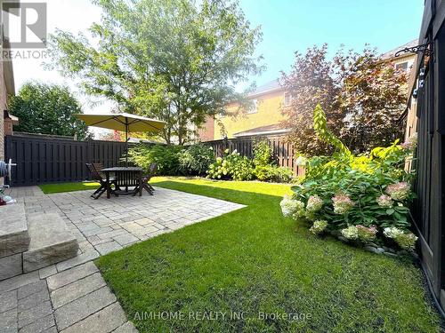 92 Barnwood Drive, Richmond Hill, ON - Outdoor