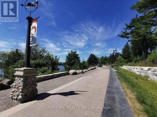 92 Barnwood Drive, Richmond Hill, ON - Outdoor With View