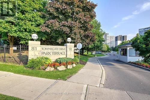 404 - 91 Townsgate Drive, Vaughan, ON - Outdoor