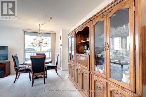 404 - 91 Townsgate Drive, Vaughan, ON - Indoor Photo Showing Dining Room