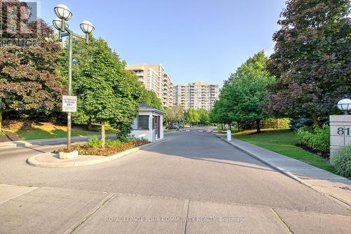 404 - 91 Townsgate Drive, Vaughan, ON - Outdoor