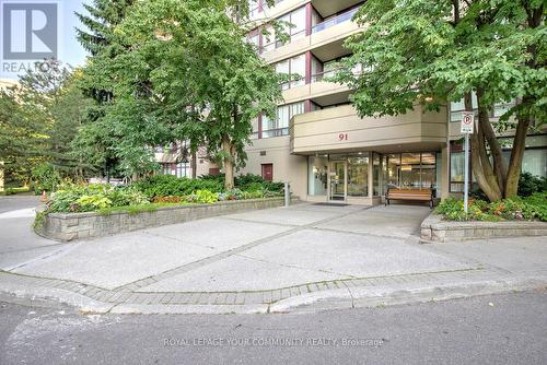 404 - 91 Townsgate Drive, Vaughan, ON - Outdoor With Balcony