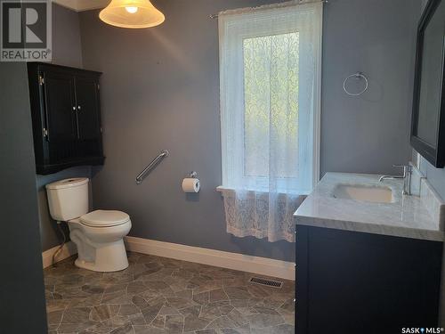 302 Humboldt Street, Jansen, SK - Indoor Photo Showing Bathroom