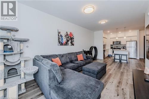 399 Queen St S Street Unit# 102, Kitchener, ON - Indoor Photo Showing Living Room