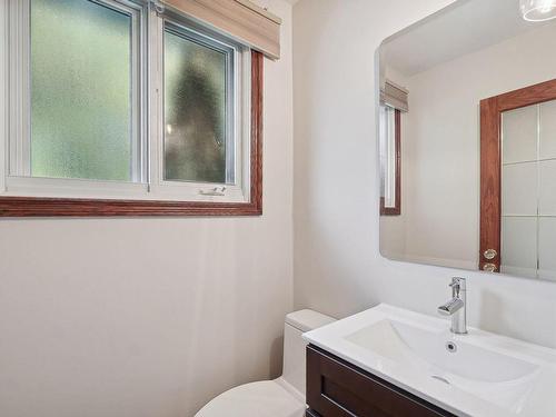 Powder room - 4327 Rue Juneau, Montréal (Pierrefonds-Roxboro), QC - Indoor Photo Showing Bathroom