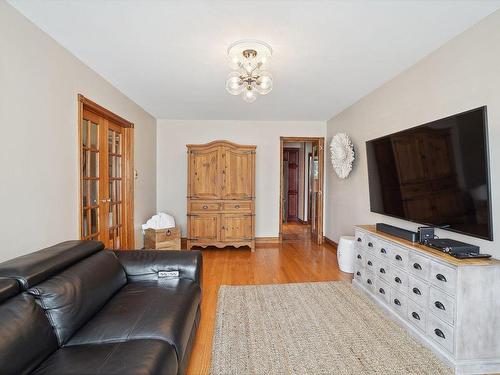 Family room - 4327 Rue Juneau, Montréal (Pierrefonds-Roxboro), QC - Indoor Photo Showing Living Room