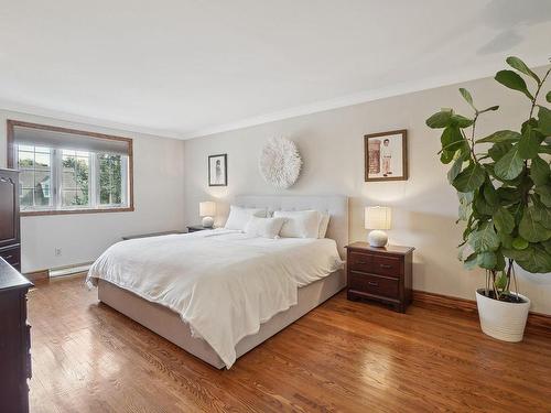 Master bedroom - 4327 Rue Juneau, Montréal (Pierrefonds-Roxboro), QC - Indoor Photo Showing Bedroom