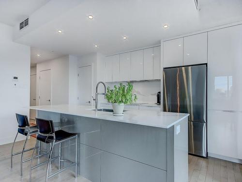 Kitchen - 514-2175 Rue St-Patrick, Montréal (Le Sud-Ouest), QC - Indoor Photo Showing Kitchen With Upgraded Kitchen