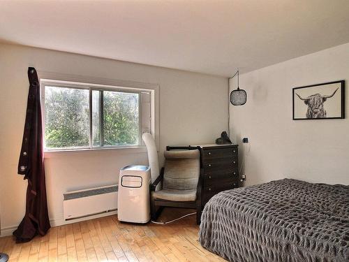 Chambre Ã  coucher principale - 136 Ch. Du Bord-De-L'Eau, Lachute, QC - Indoor Photo Showing Bedroom