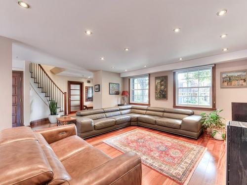 Living room - 107 Av. De Charente, Saint-Lambert, QC - Indoor Photo Showing Living Room