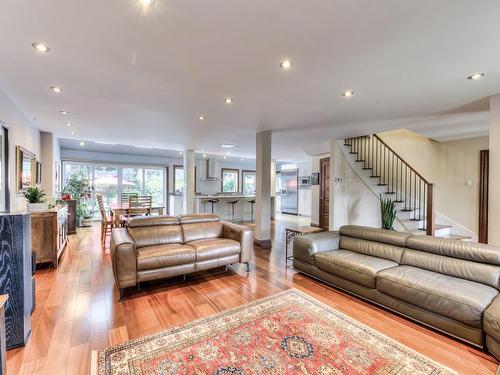 Living room - 107 Av. De Charente, Saint-Lambert, QC - Indoor Photo Showing Living Room