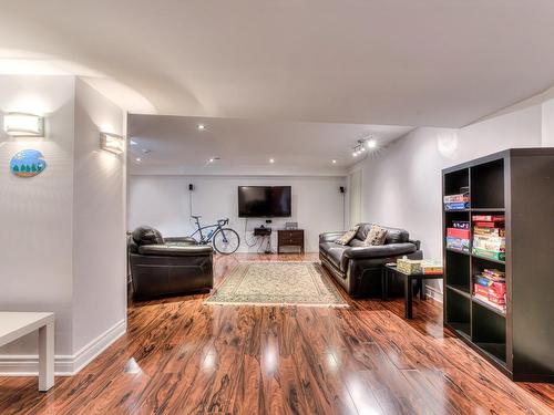 Basement - 107 Av. De Charente, Saint-Lambert, QC - Indoor