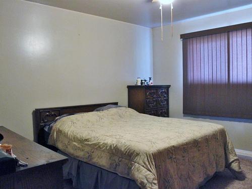 214 Third St, Rainy River, ON - Indoor Photo Showing Bedroom