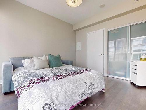 411-1815 Yonge St, Toronto, ON - Indoor Photo Showing Bedroom