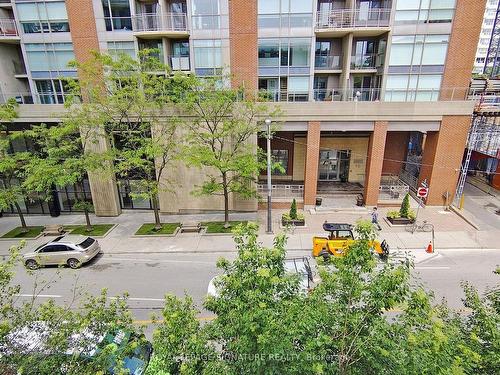 411-1815 Yonge St, Toronto, ON - Outdoor With Balcony With Facade