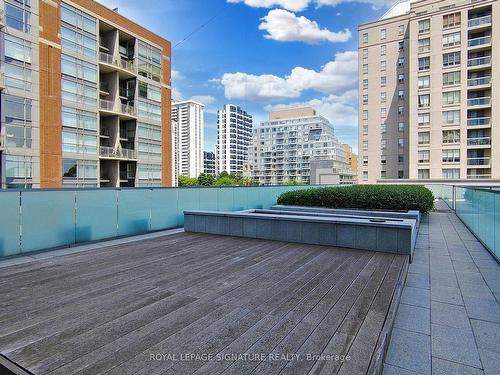 411-1815 Yonge St, Toronto, ON - Outdoor With Balcony With Facade