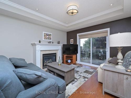 188 Ridge Way, New Tecumseth, ON - Indoor Photo Showing Living Room With Fireplace