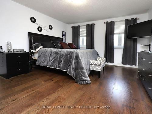 598 Pilcom Crt, Mississauga, ON - Indoor Photo Showing Bedroom