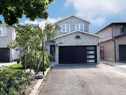 598 Pilcom Crt  Mississauga, ON L5B 4A3