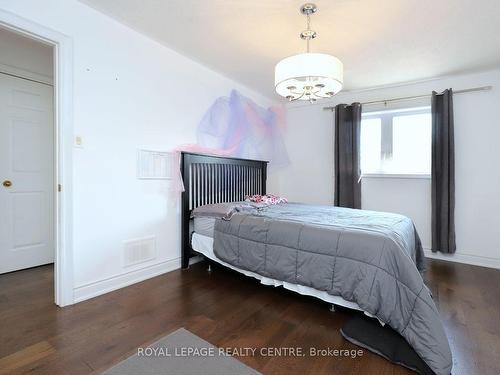 598 Pilcom Crt, Mississauga, ON - Indoor Photo Showing Bedroom