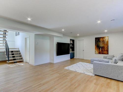 Family room - 2048 Rue Des Cèdres, Saint-Bruno-De-Montarville, QC - Indoor Photo Showing Living Room