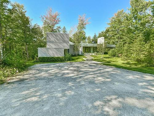 Stationnement - 77 Ch. Godefroy, Sainte-Anne-Des-Lacs, QC 