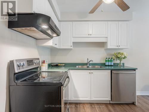 1968 Annecca Street, Innisfil (Alcona), ON - Indoor Photo Showing Kitchen With Double Sink