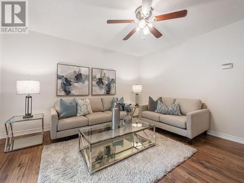 1968 Annecca Street, Innisfil (Alcona), ON - Indoor Photo Showing Living Room