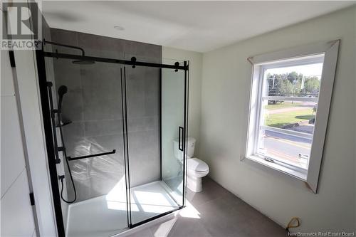 29 Chartersville, Dieppe, NB - Indoor Photo Showing Bathroom