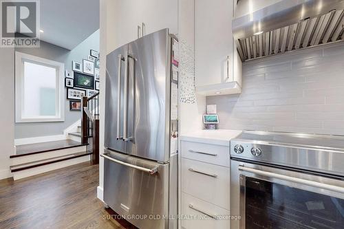 1086 Gardner Avenue, Mississauga, ON - Indoor Photo Showing Kitchen