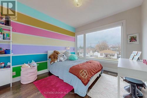 1086 Gardner Avenue, Mississauga, ON - Indoor Photo Showing Bedroom