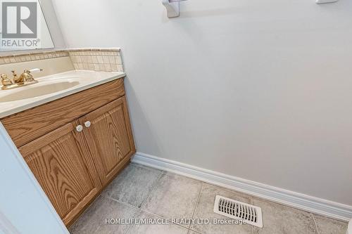 1028 Cumming Boulevard, Milton (Clarke), ON - Indoor Photo Showing Bathroom