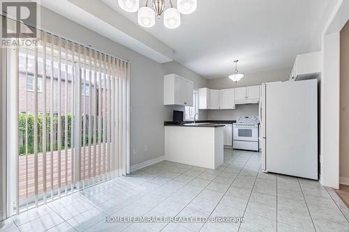 1028 Cumming Boulevard, Milton (Clarke), ON - Indoor Photo Showing Kitchen