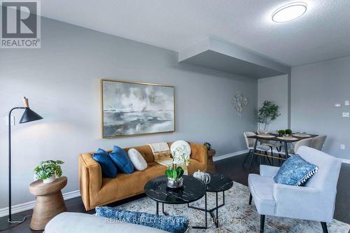 104 New Pines Trail, Brampton (Heart Lake East), ON - Indoor Photo Showing Living Room