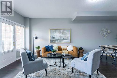 104 New Pines Trail, Brampton (Heart Lake East), ON - Indoor Photo Showing Living Room