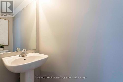 104 New Pines Trail, Brampton, ON - Indoor Photo Showing Bathroom