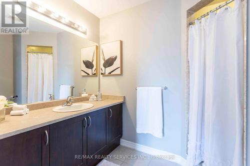 104 New Pines Trail, Brampton, ON - Indoor Photo Showing Bathroom