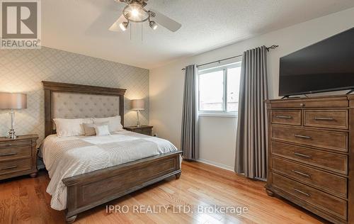 18 Edenvalley Road, Brampton (Fletcher'S Meadow), ON - Indoor Photo Showing Bedroom